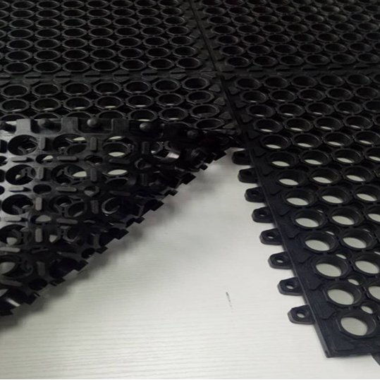Safetycare grease-oil-proof drainage anti fatigue grass kitchen perforated interlocking rubber floor mats with holes