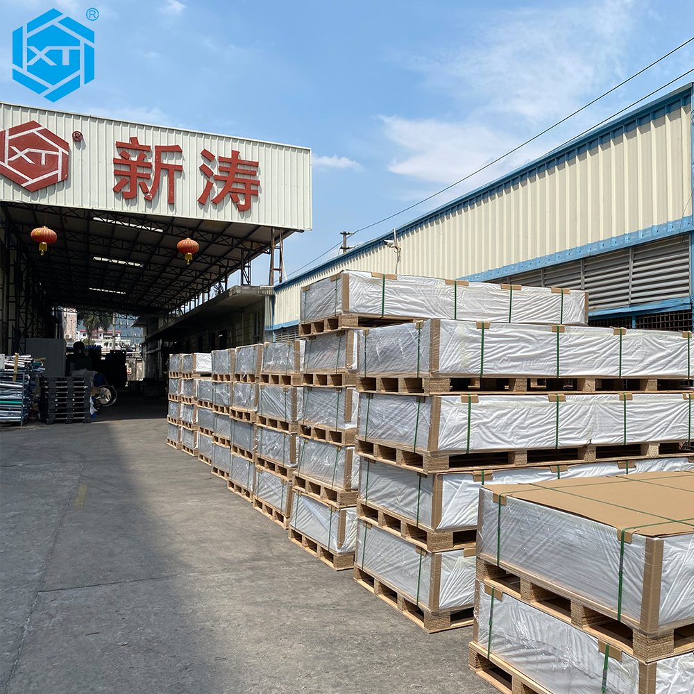 XinTao Transparent Extruded PMMA Bar Customized Size Solid Tube Hollow Pipe Plastic Stick Clear Acrylic Rod