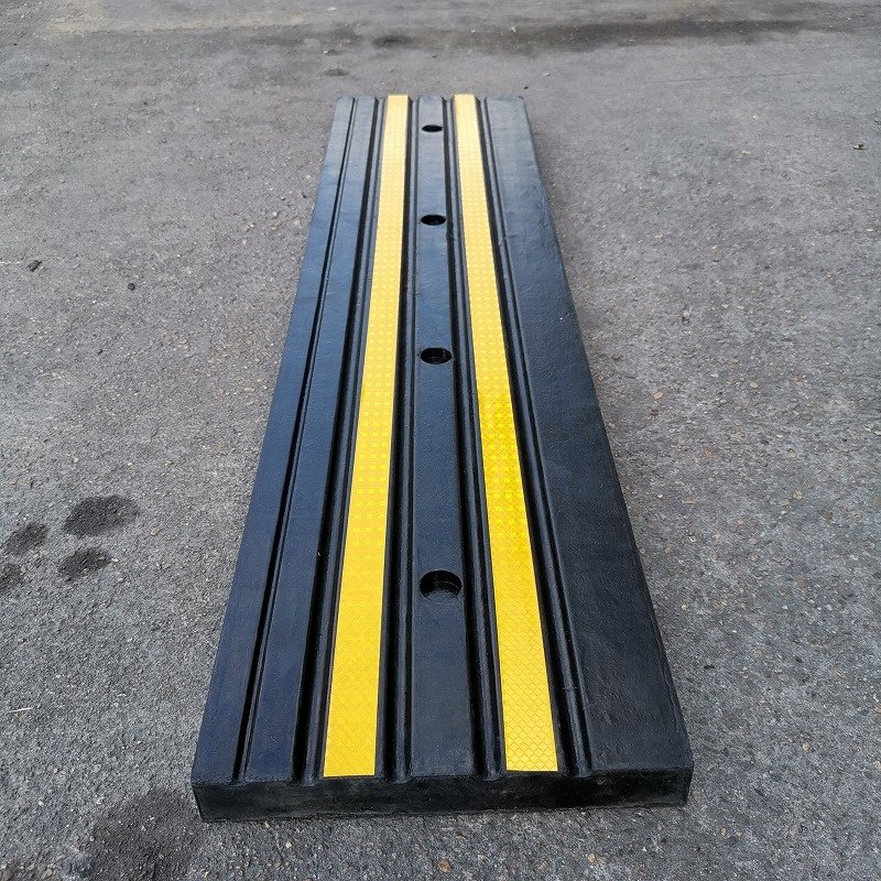 Rubber Roadway Wall Guard Protector Durable Wall Guard for Road Safety