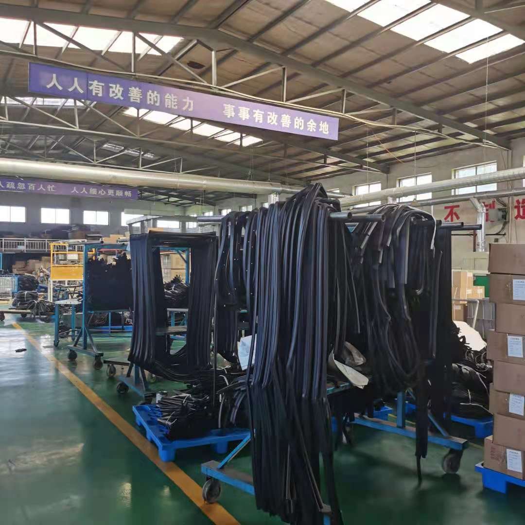 Customized Rubber Product Car Window Rubber EPDM Seal Automotive Rubber Door Seal