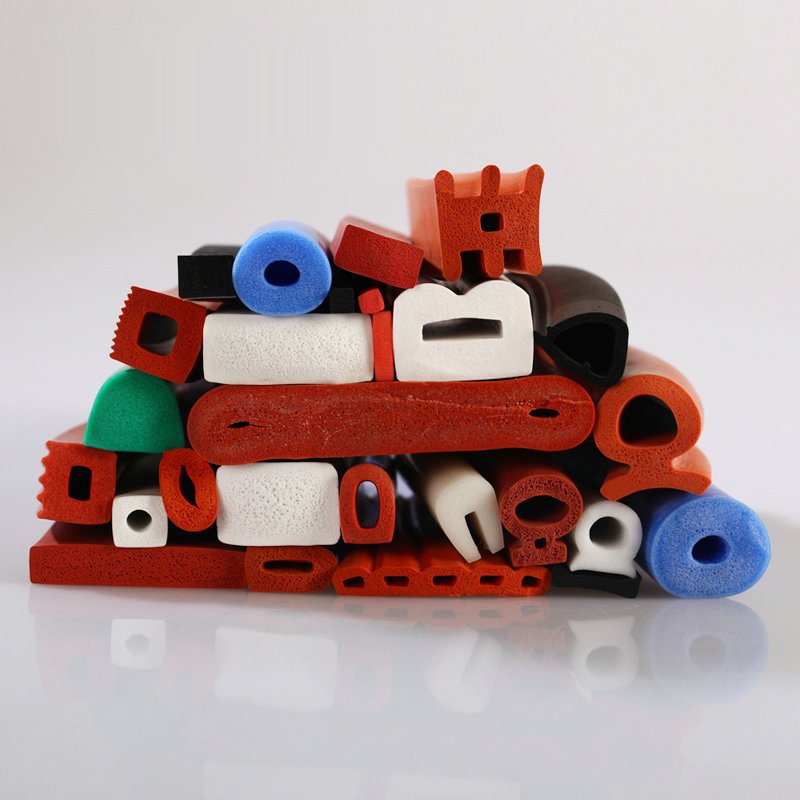 EPDM foam sealing strip / mechanical equipment extrusion rubber foam sealing strip / flat foam strip