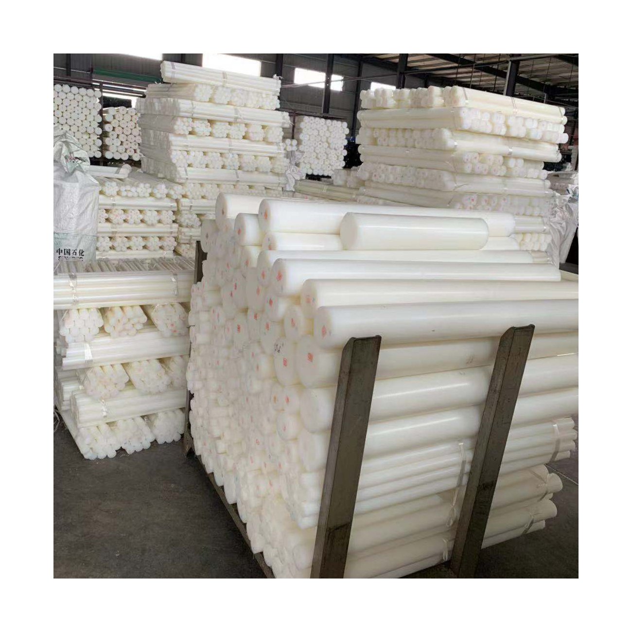 Chinese Supplier cheap nylon rod plastic rods Extrusion ptfe rod With Holes