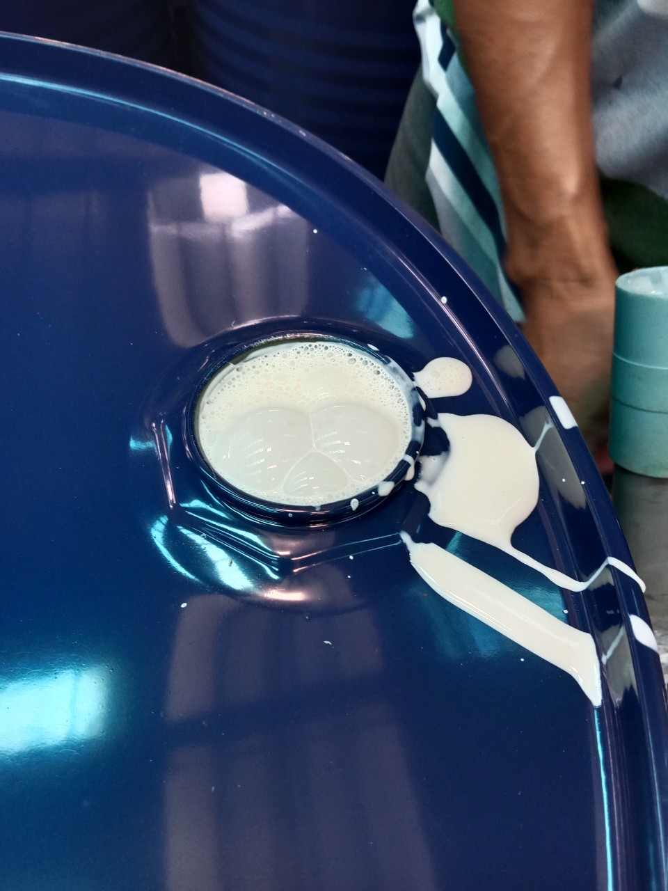 NATURAL RUBBER LATEX LIQUID 60% DRC FROM NGOC CHAU RUBBER IN VIET NAM