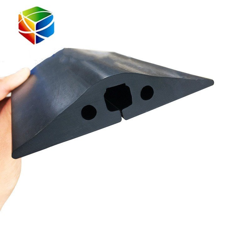pvc Heavy duty cable cover Road Buffer Rubber Speed Bump For Car Parks & Roads