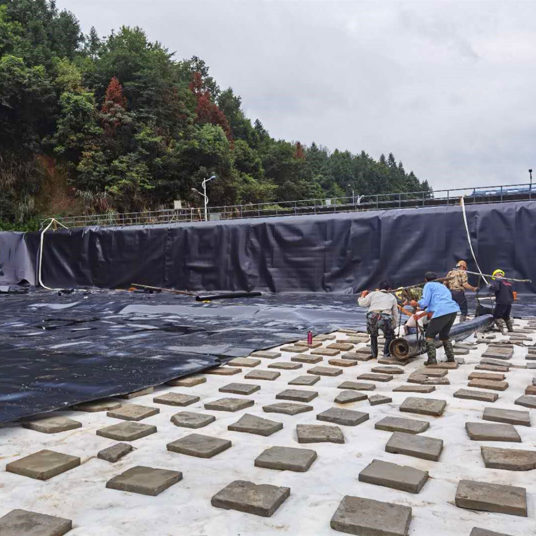 Waterproofing 1.5mm HDPE Pond Liner Membrane Rubber Sheet For Pool Garden Pond Liner