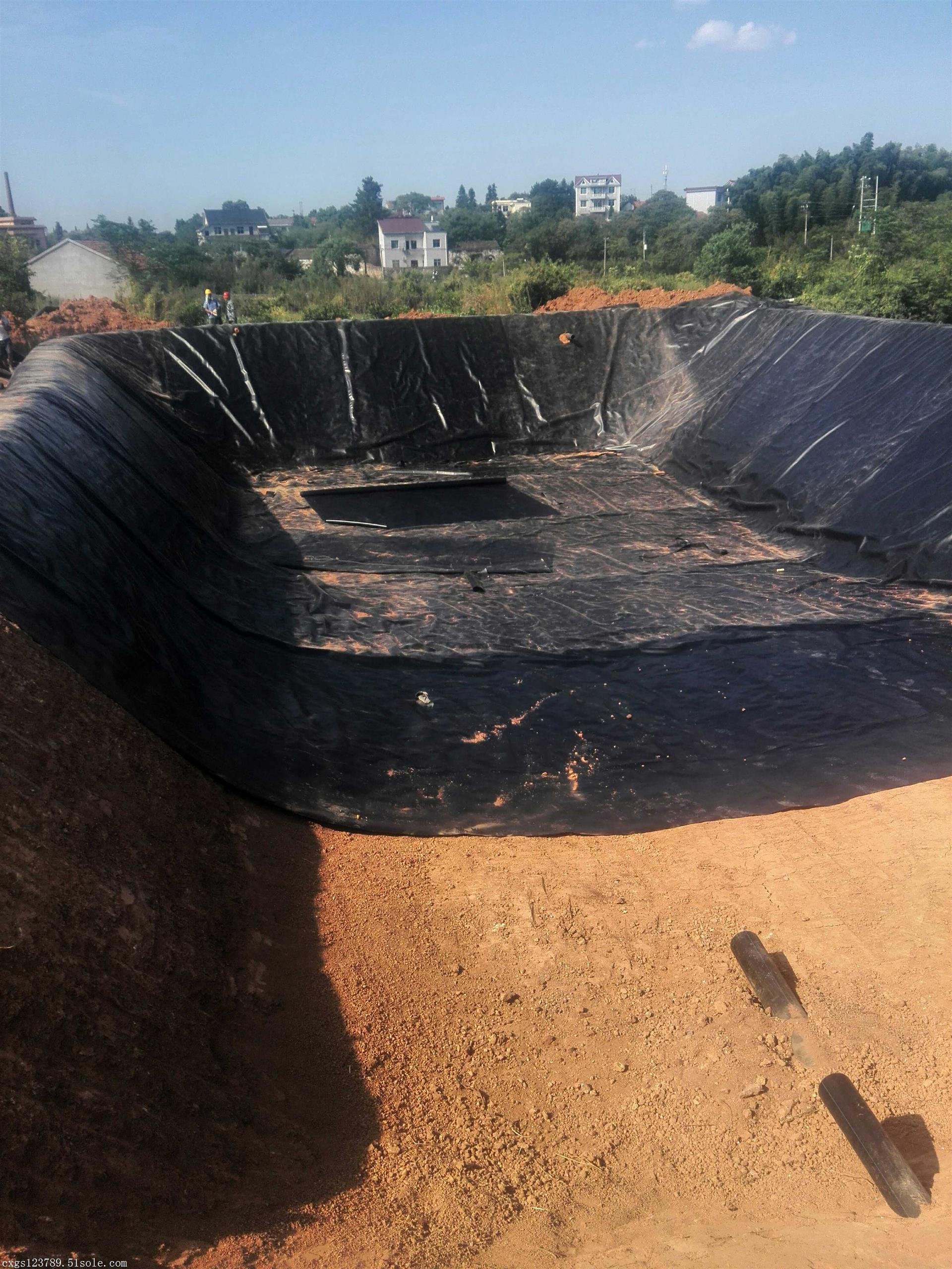 Waterproofing 1.5mm HDPE Pond Liner Membrane Rubber Sheet For Pool Garden Pond Liner