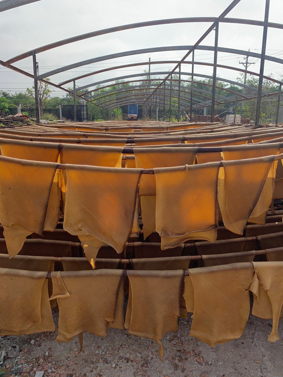 NATURAL RUBBER RIBBED SMOKED SHEET RSS3 GOOD PRICE FROM LOCAL FACTORY IN VIET NAM