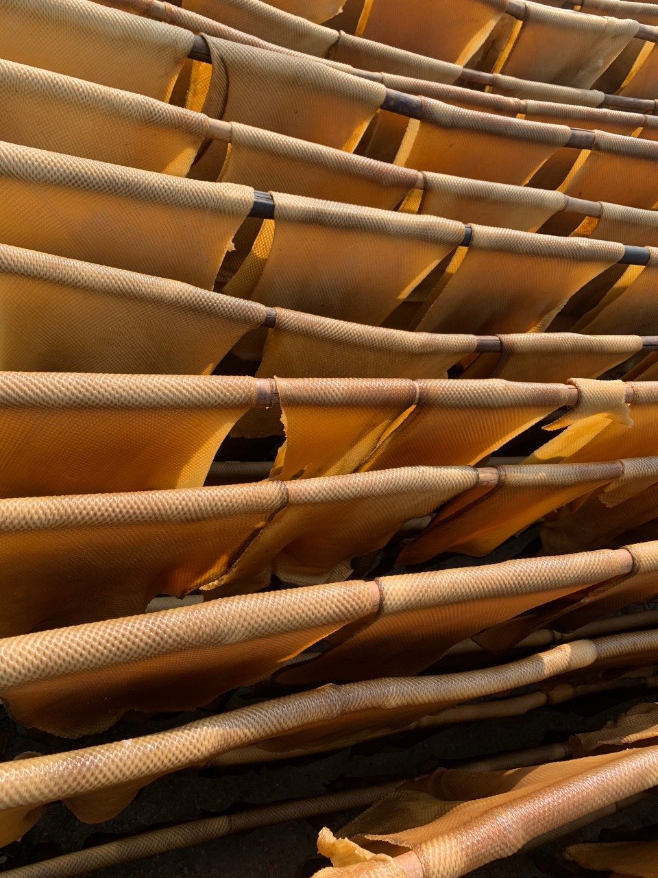 NATURAL RUBBER RIBBED SMOKED SHEET RSS3 GOOD PRICE FROM LOCAL FACTORY IN VIET NAM