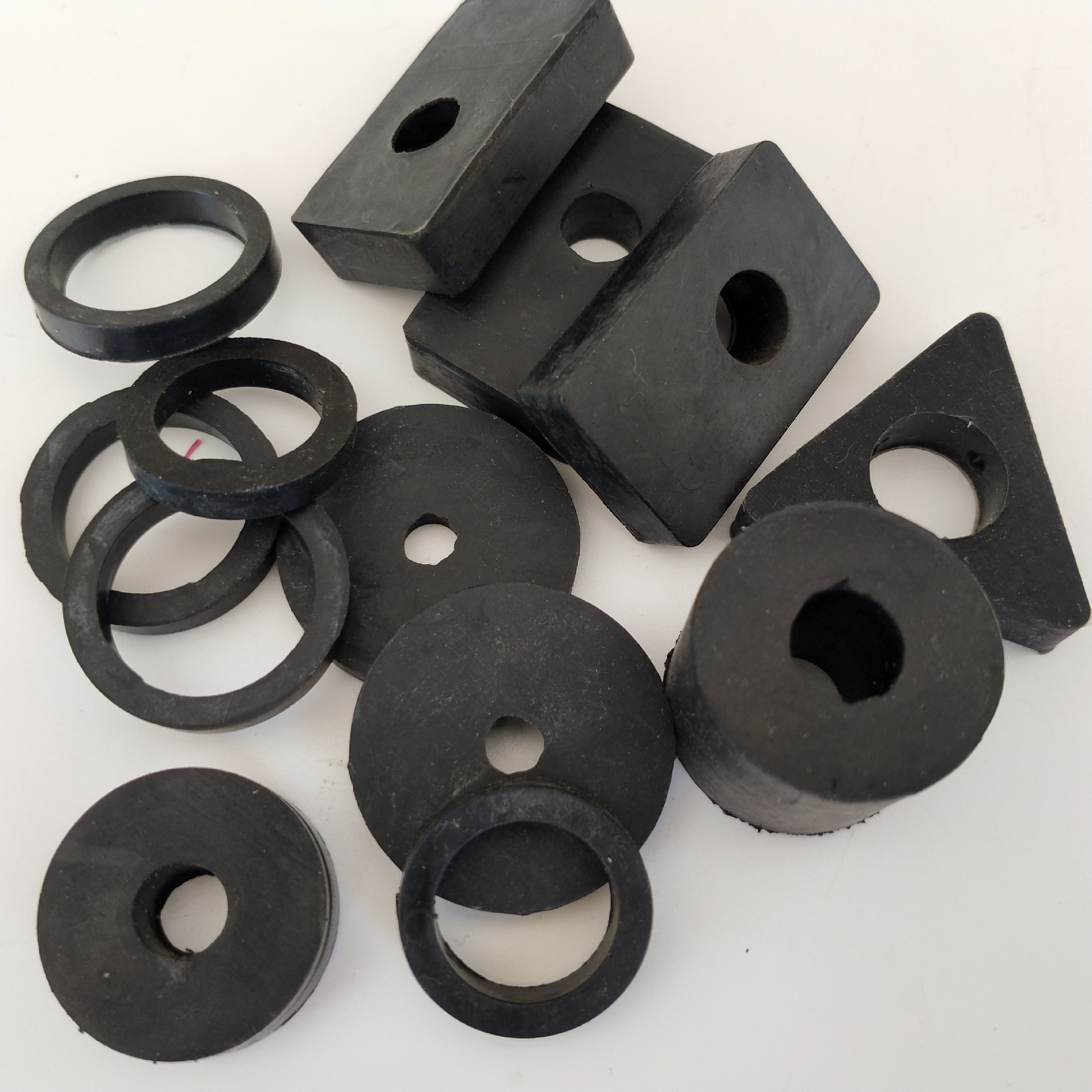 Customized Machine shock-absorbing rubber pad/rubber sheet/rubber block