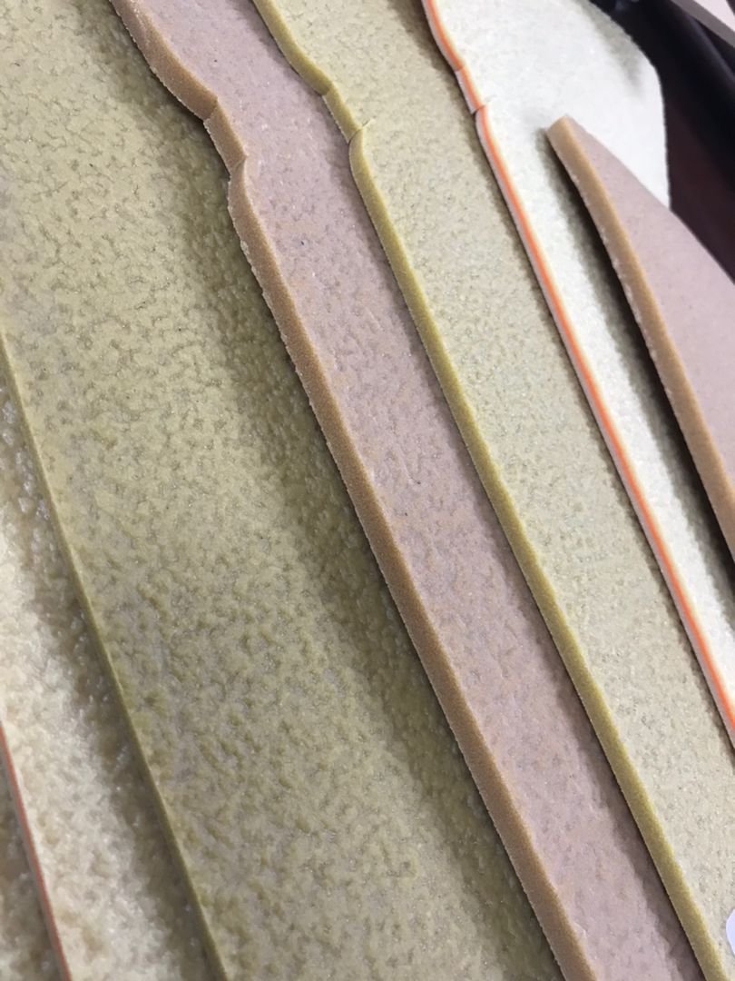 Nature Crepe Rough Rubber Waterproof and Anti-Slip Soling Sheet for Snow Boots via Moulding and Cutting Processes