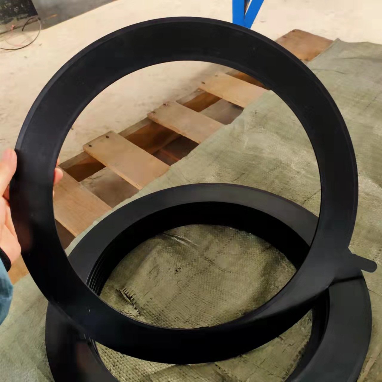 Custom Non-Standard O-Type Gasket Steel Sheet Nitrile Rubber Flange Temperature Oil Resistant Automotive Rubber EPDM Flange