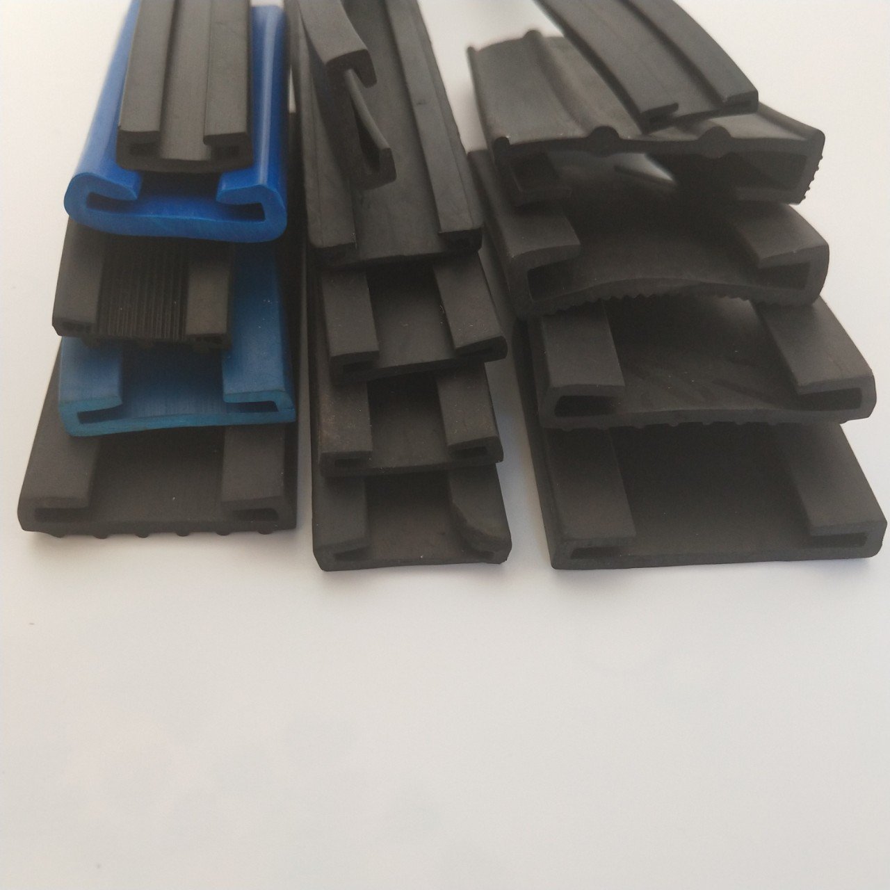C-type silicone rubber strip for fire protection clamp high temperature EPDM strip