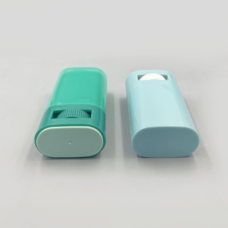 15gm 20gm New Custom plastic flat stick lip balm bottle roll on deodorant cosmetic packaging bottom filling