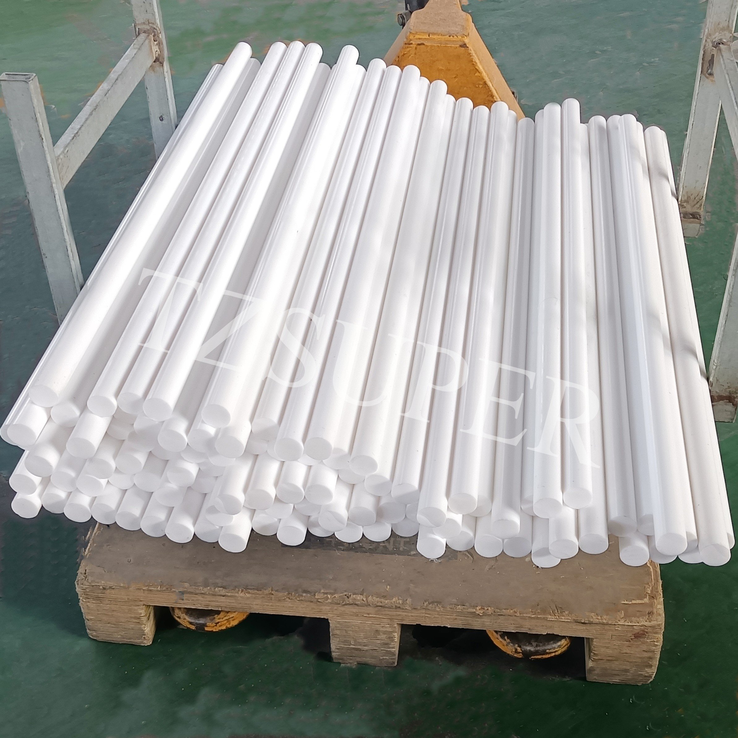Heat Resistant and Good Price Virgin Materials PTFE Rod