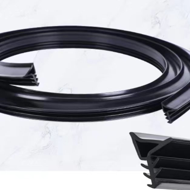 Premium Durable Automotive Windshield Sealing Strip for All Weather Protection