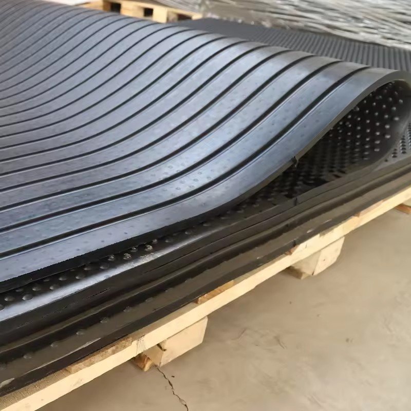 Super Quality Anti-Slip Interlocking Stable Floor Mat EPDM and NBR Rubber Sheets Custom Cutting Horse Stall Mat