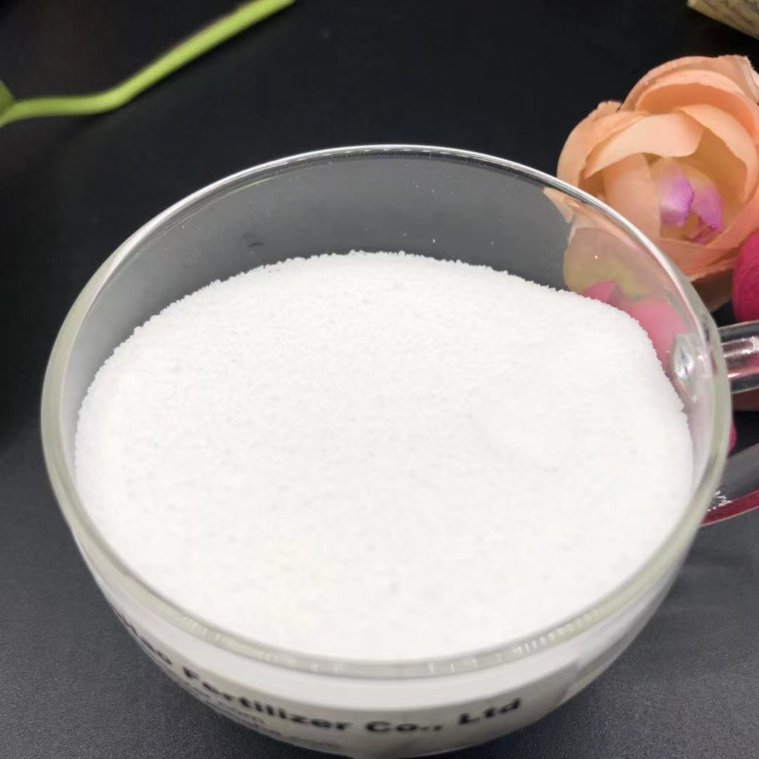 NPK 40-5-5 Water Soluble Fertilizer Powder Low Quality Agriculture Daily Chemicals