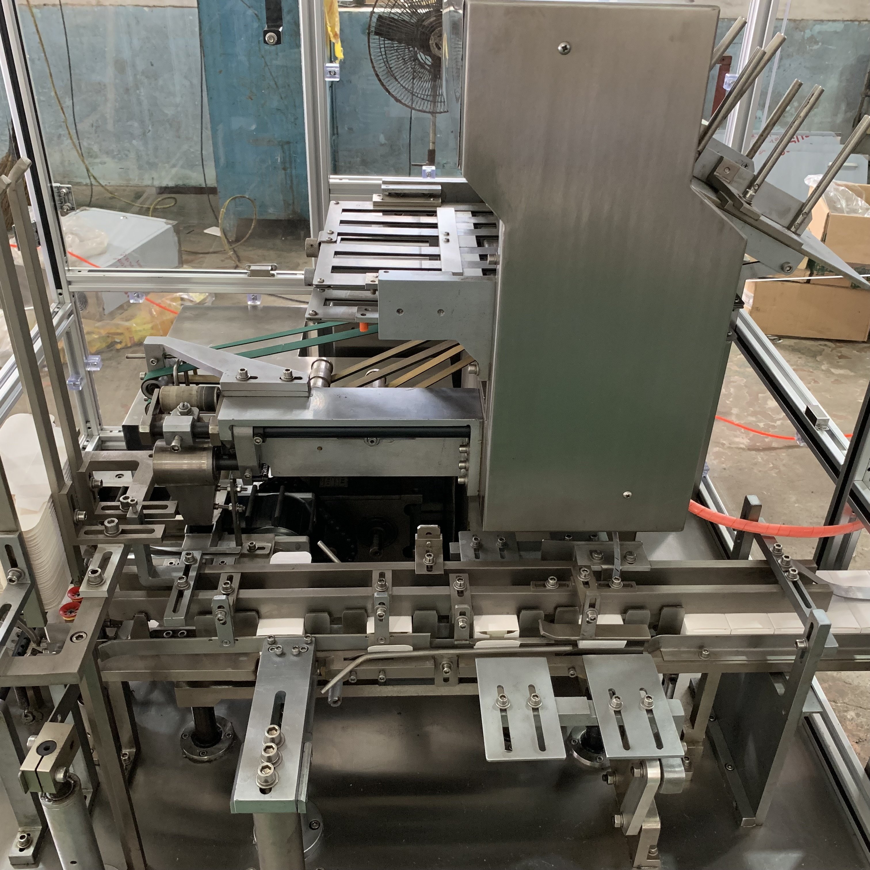 CE Approve Automatic Cosmetics Bottle Carton Box Packaging Machine Auto Daily Necessities Carton Box Packing Machine