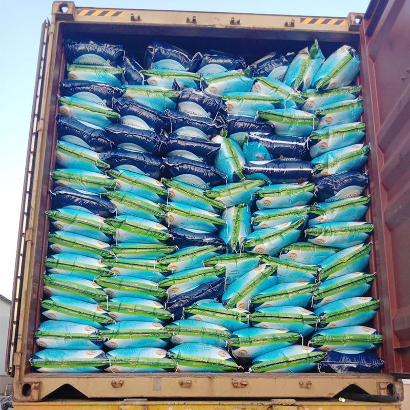 The Aojie white blue detergent powder soap powder high quality and rich foam 150 g small plastic bags