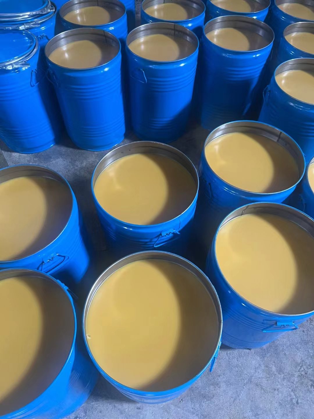 lubricating oil China Factory best Price high Purity Anhydrous Lanolin cosmetic/industry lanolin