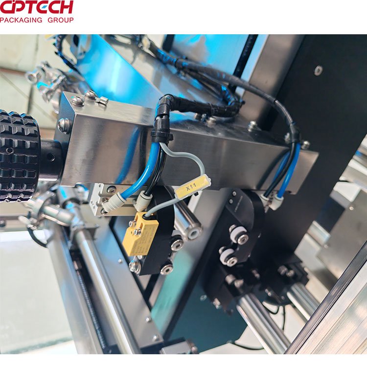 Full automatic liquid production line with feeder with capper for pharmaceutics, daily chemicals, foodstuffs