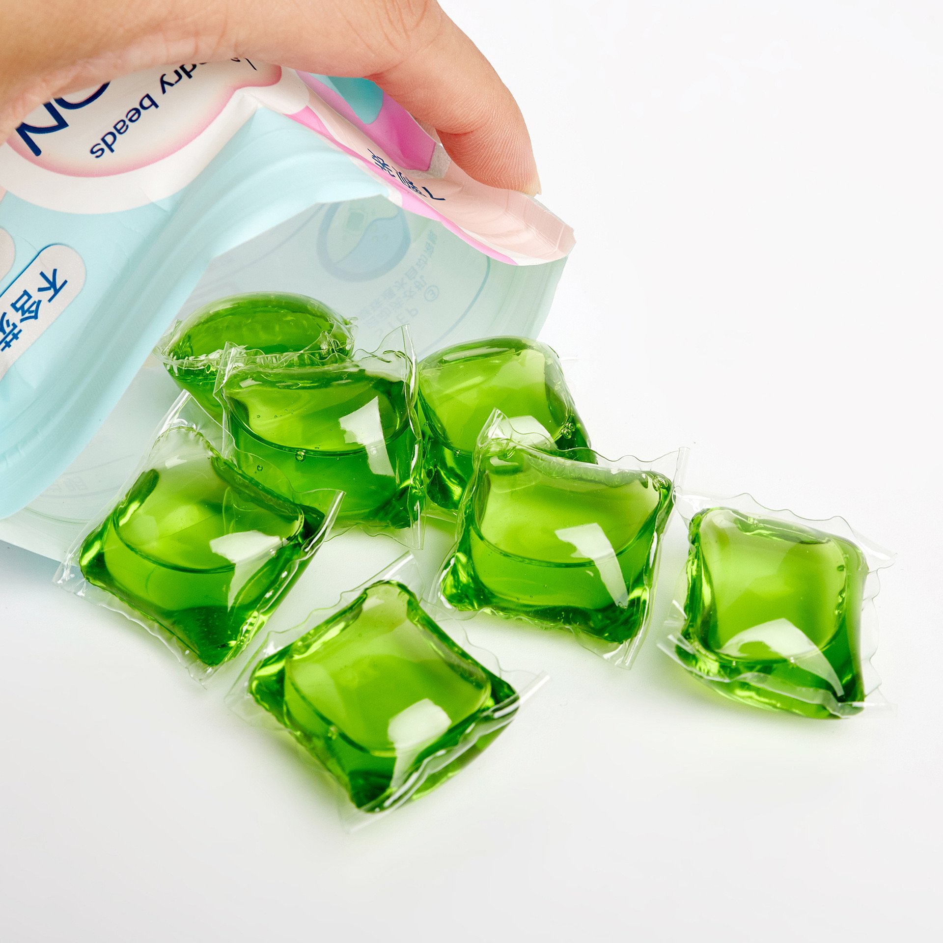 Laundry coagulant bulk bag 8g 5g 3g laundry detergent super concentrate wholesale manufacturer softener clothes