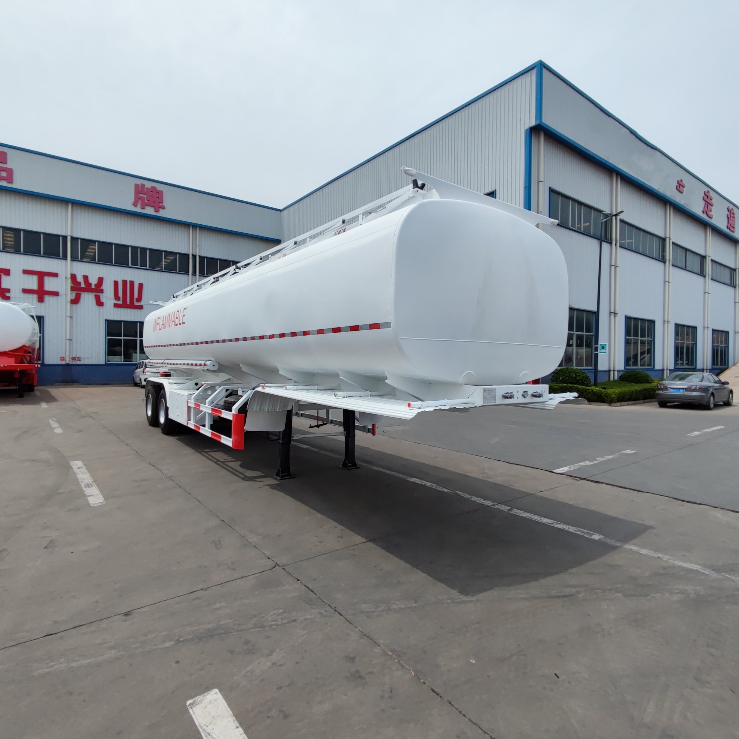 DERUN Factory Customized 2 Axle 4 Compartment 40000 Liters Bogie Suspension Diesel Fuel Crude Oil Tank Trailer
