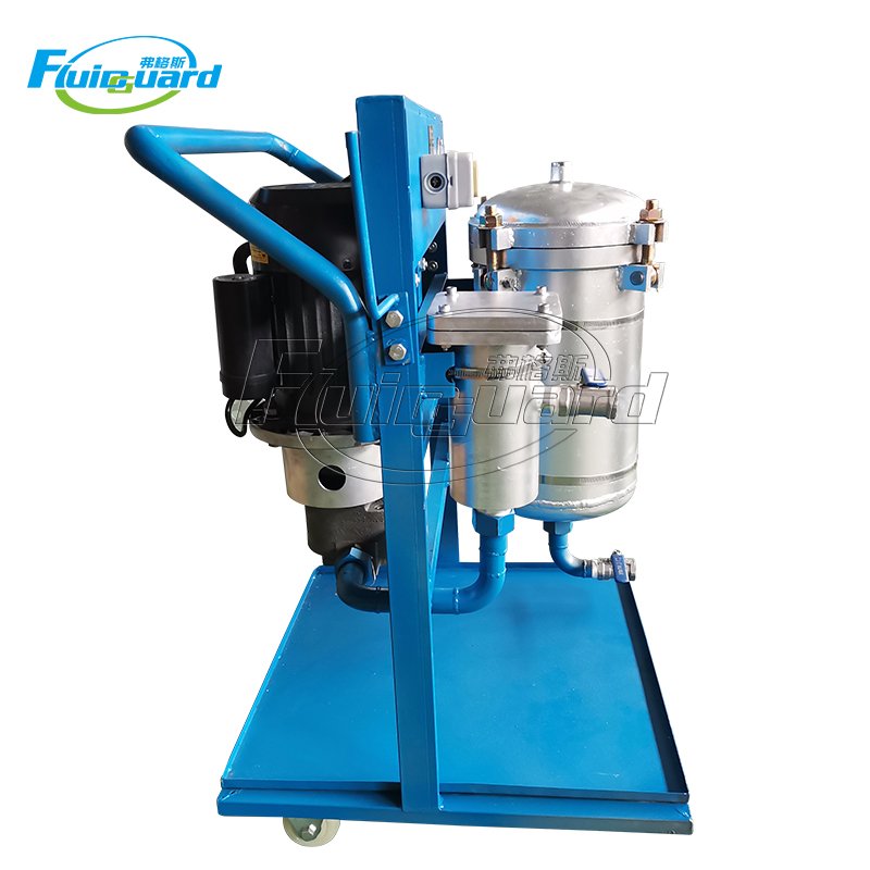 Oil purifier for biodiesel oil purification plant