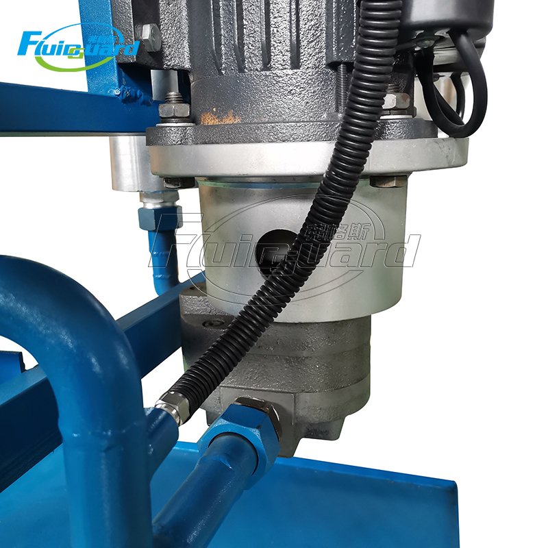 Oil purifier for biodiesel oil purification plant