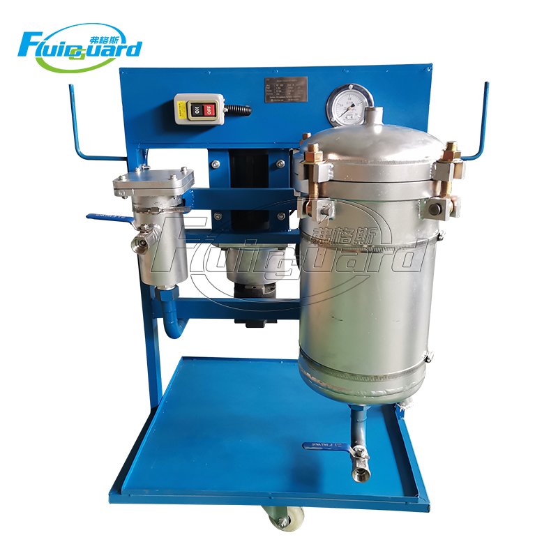 Oil purifier for biodiesel oil purification plant