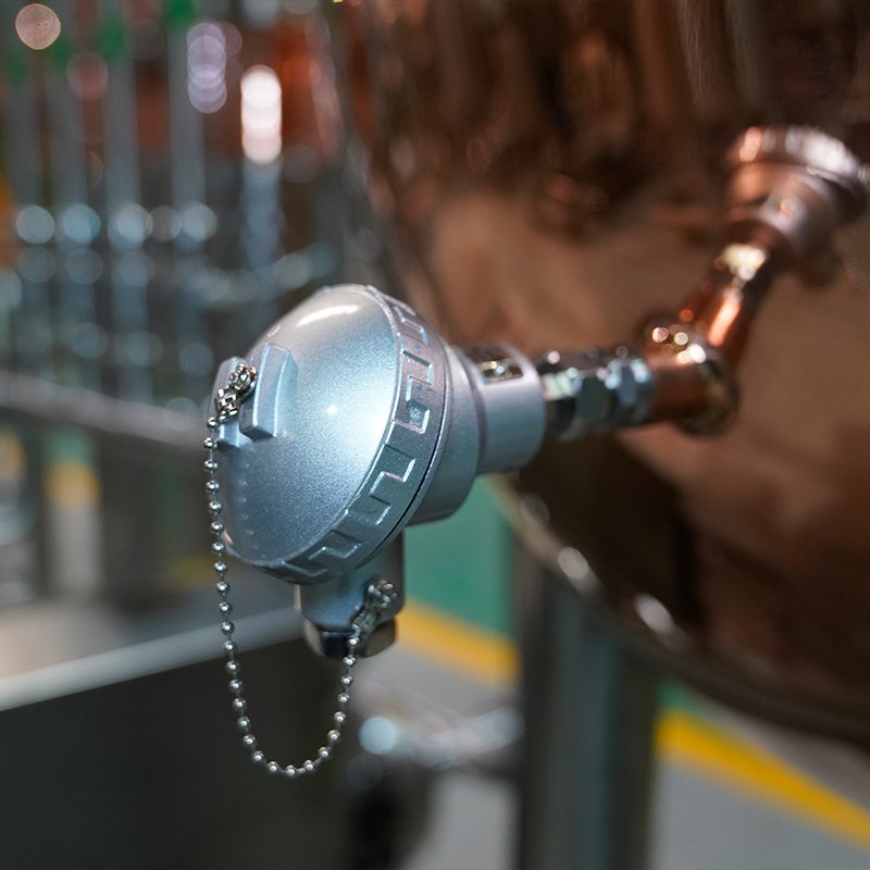 Gin Stills Vodka Distiller Wine Brandy Whisky Rum Copper Reflux steam Distilling Column Equipment For sale