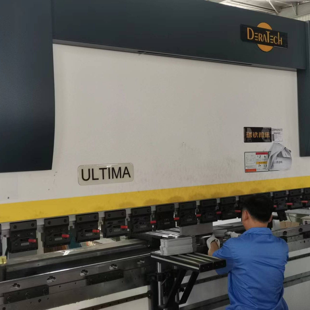 Bending Machine Used For Metal Plate Industrial CNC Aluminium Profile Extrusion Plant