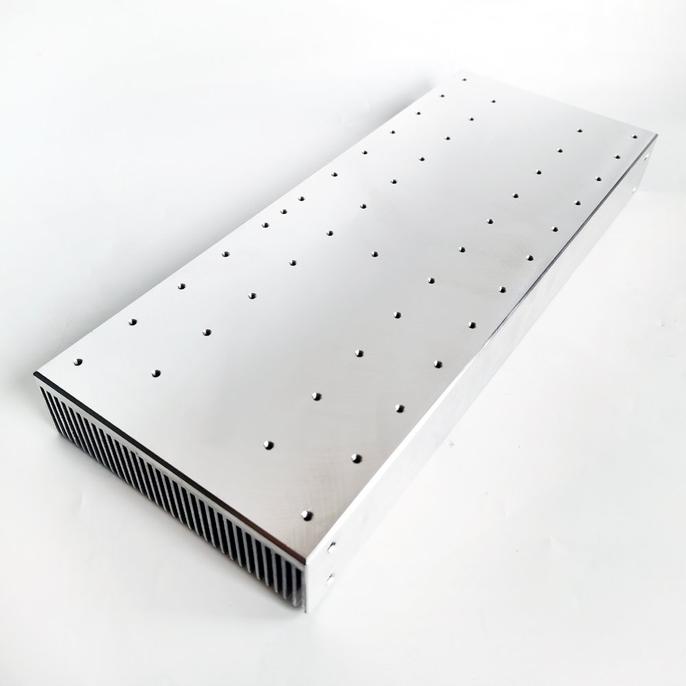 Custom 6000 Series Amplifier Heat Sink 120(W)*36(H)*305(L)mm CNC Processed Extruded Heatsink