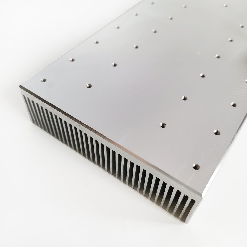 Custom 6000 Series Amplifier Heat Sink 120(W)*36(H)*305(L)mm CNC Processed Extruded Heatsink