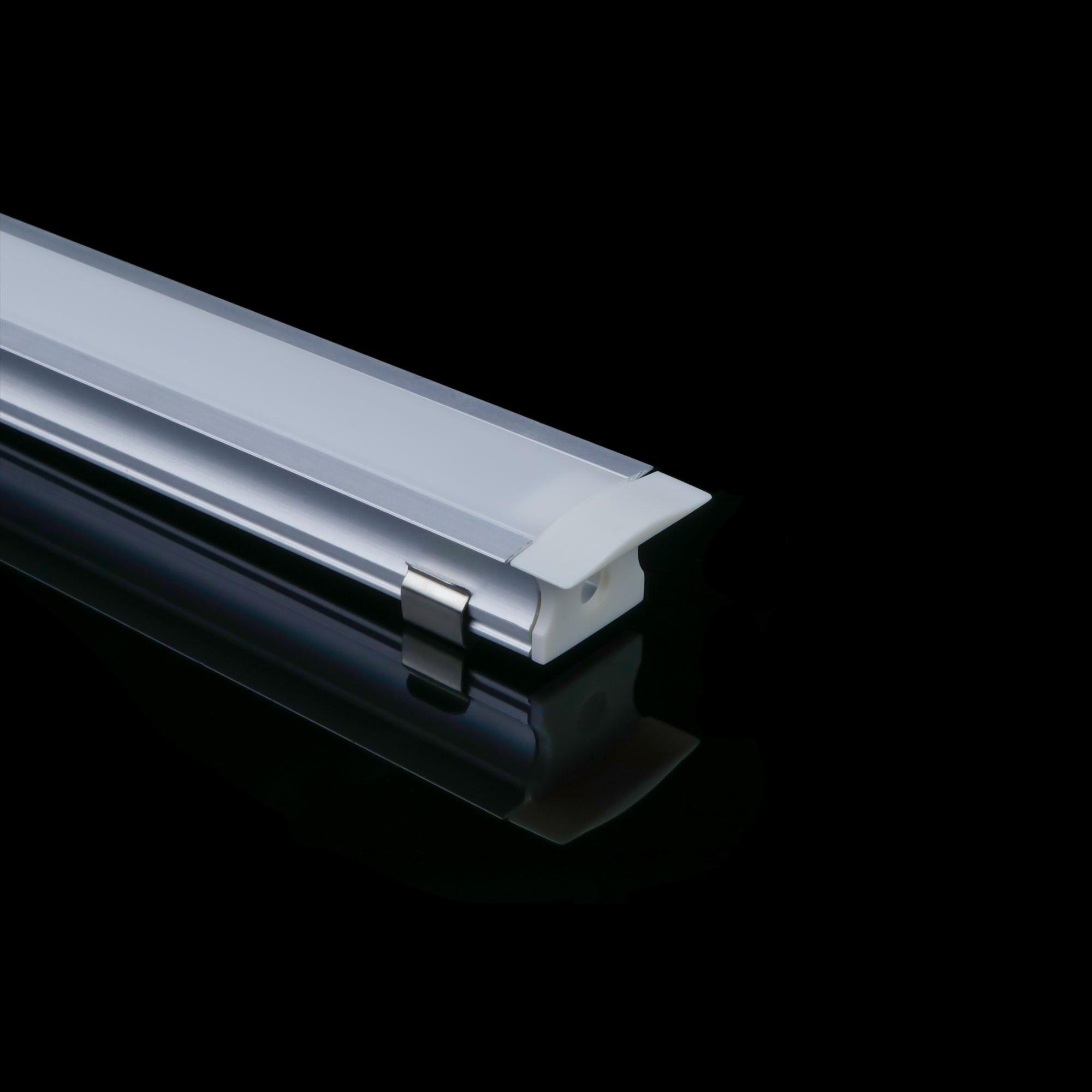 Manufacturer Silver Anodized Aluminum Profile Aluminum Extrusion Profile 6063 T5 Aluminum Alloy Extrusion