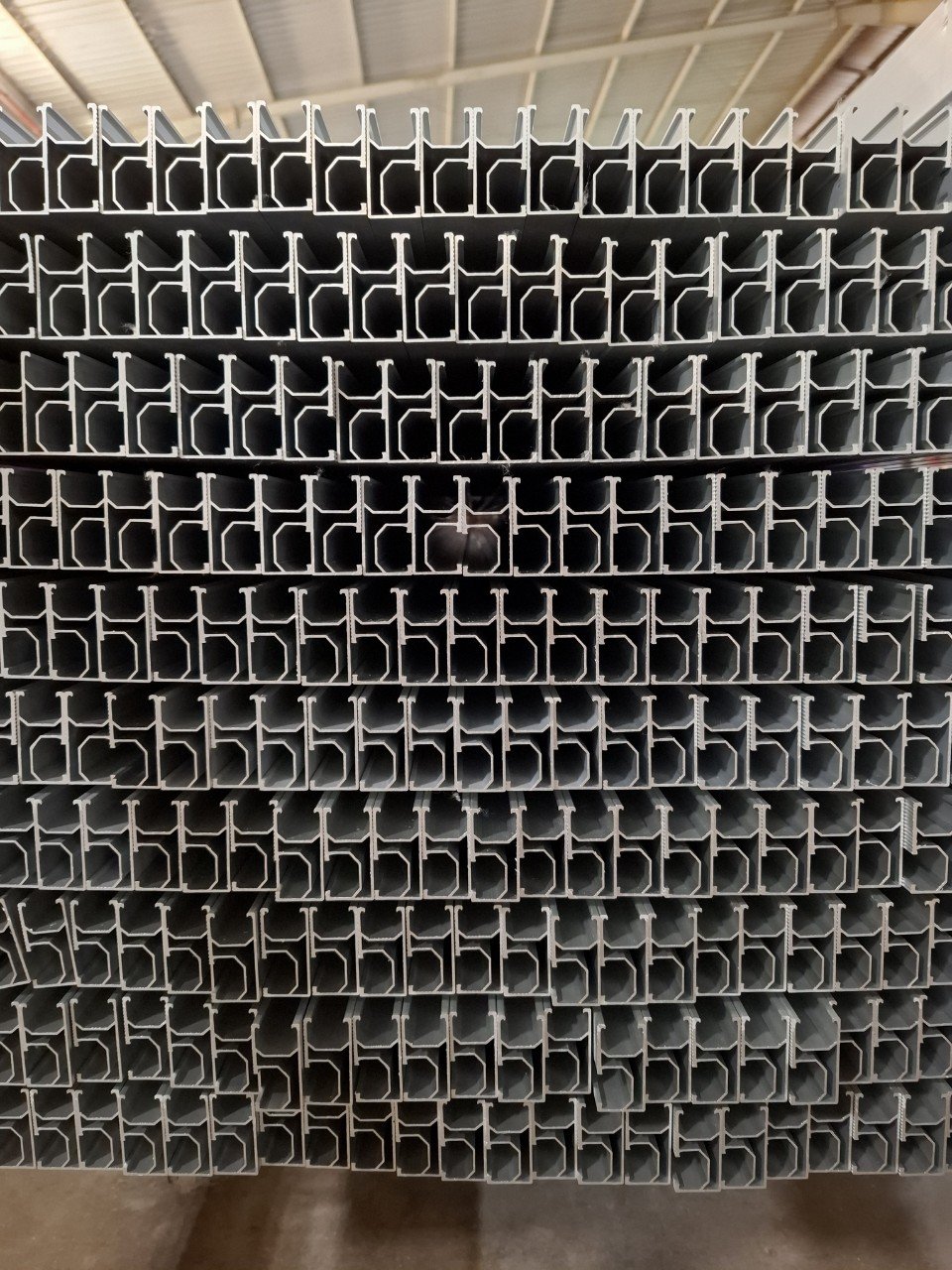 Energy Saving Aluminum H Channel for Solar Battery System with ISO-Certified Aluminum Alloy Bars Manufactured from Vietnam