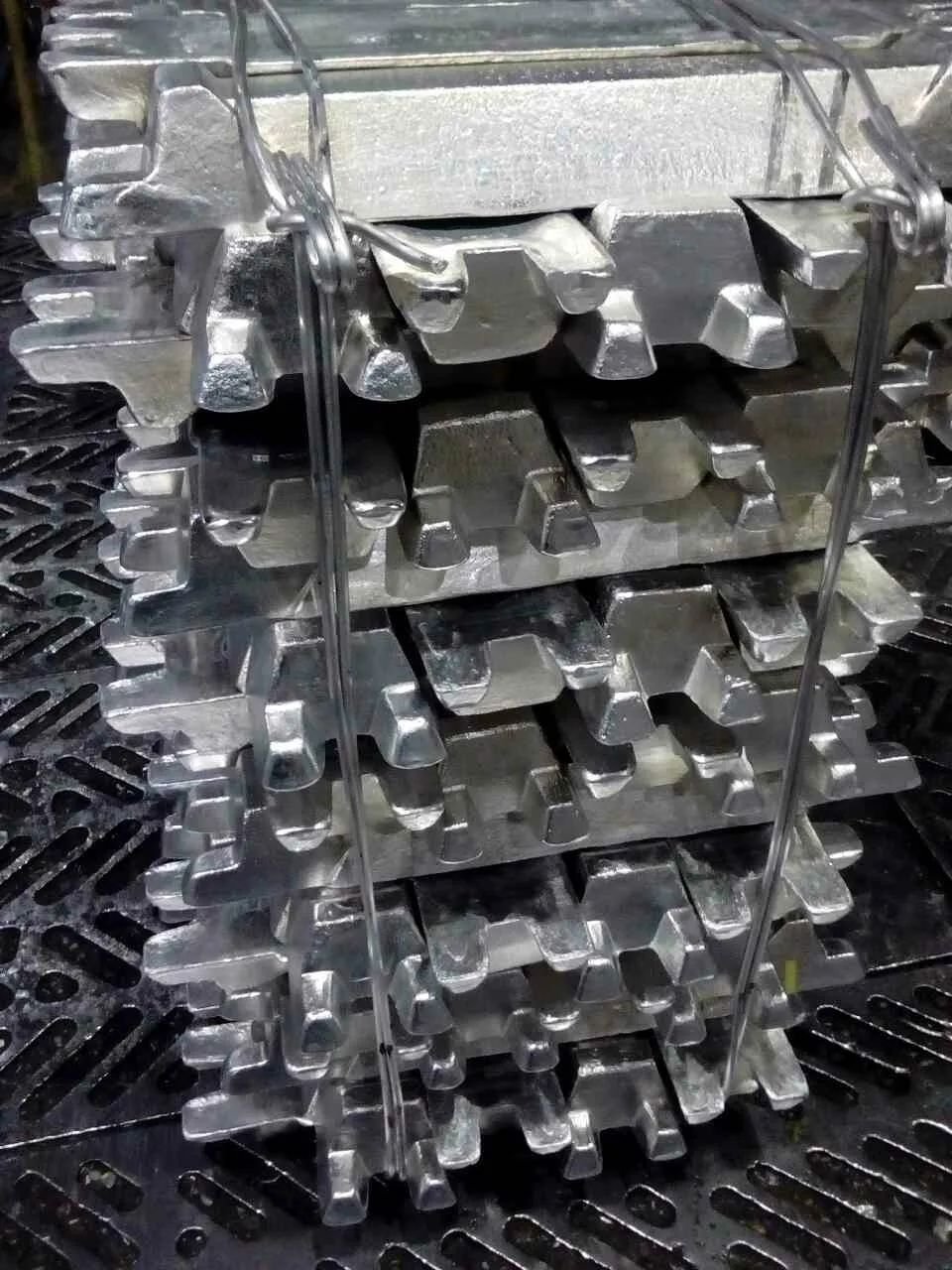 Bulk Stock of Aluminum ingot Adc12 Ac2b 99.7% 99.8% 99.9% Aluminum Ingots Fast Shipping