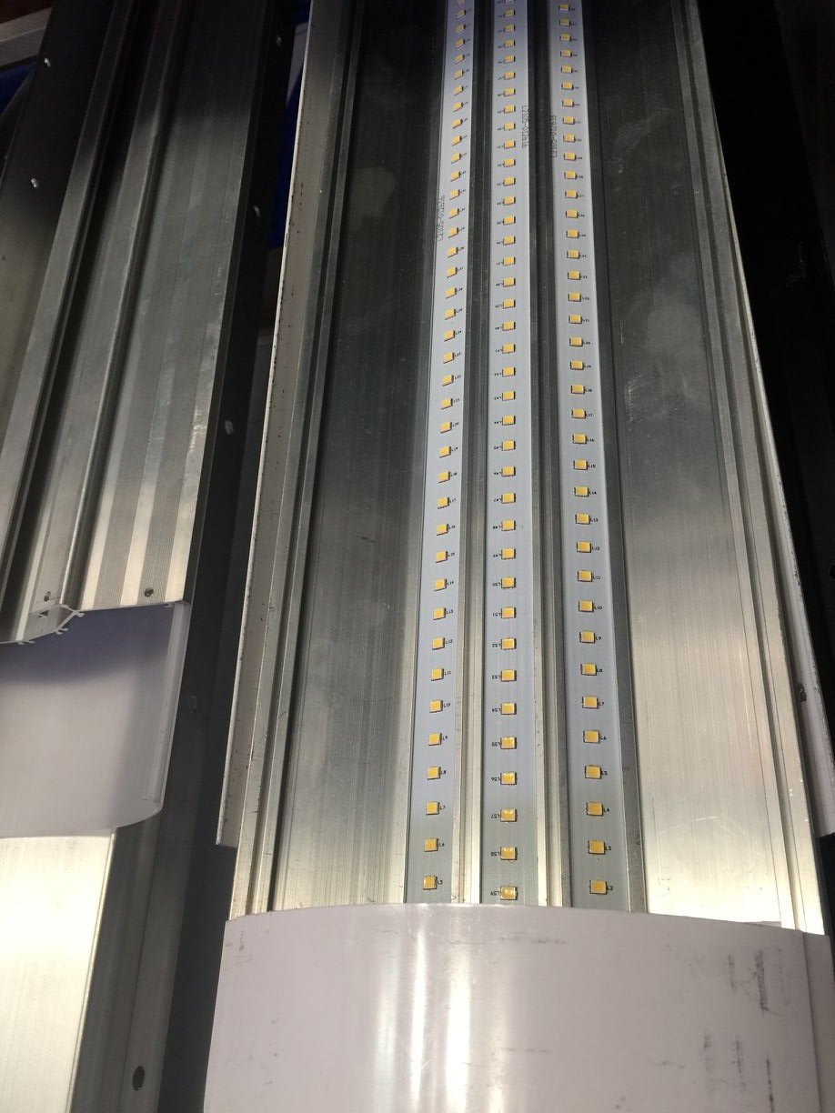 China aluminum fabricators aluminum profiles for roof / aluminum solar panel frame