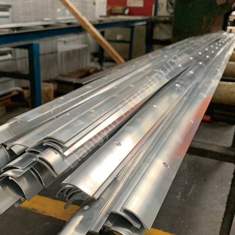 Liangyin OEM custom aluminium extrusion handrail aluminum balustrade outside aluminium baluster