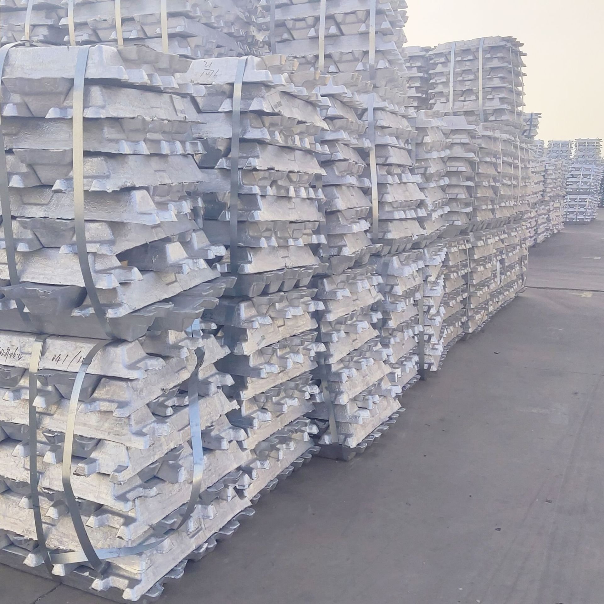 Pure Raw Material High Quality Aluminum Ingot Stock Aluminium Ingots with Cheap Price