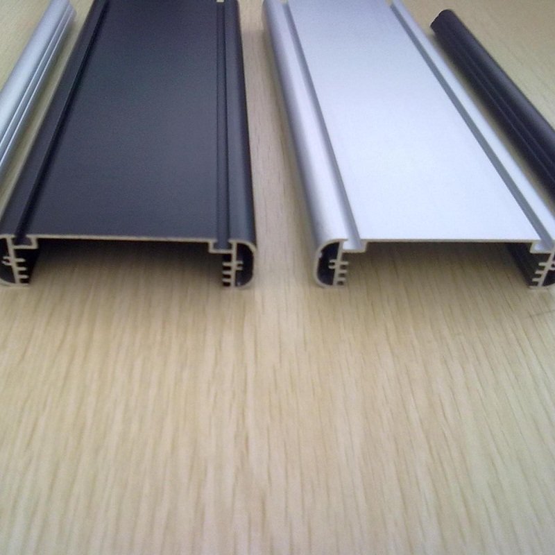 Extruded aluminum profiles for outdoor light box