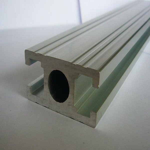 Extruded aluminum profiles for outdoor light box