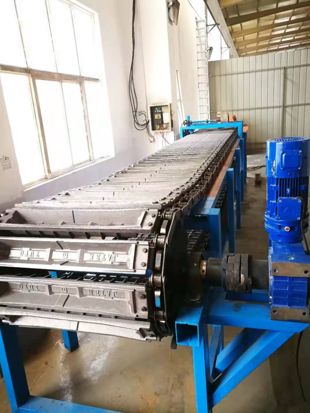 HONGTENG waste aluminum furnace aluminum recycling machine aluminum ingot continue casting machine
