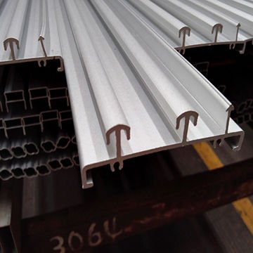 Aluminium profile for awnings, aluminium extrusion for the caravan window