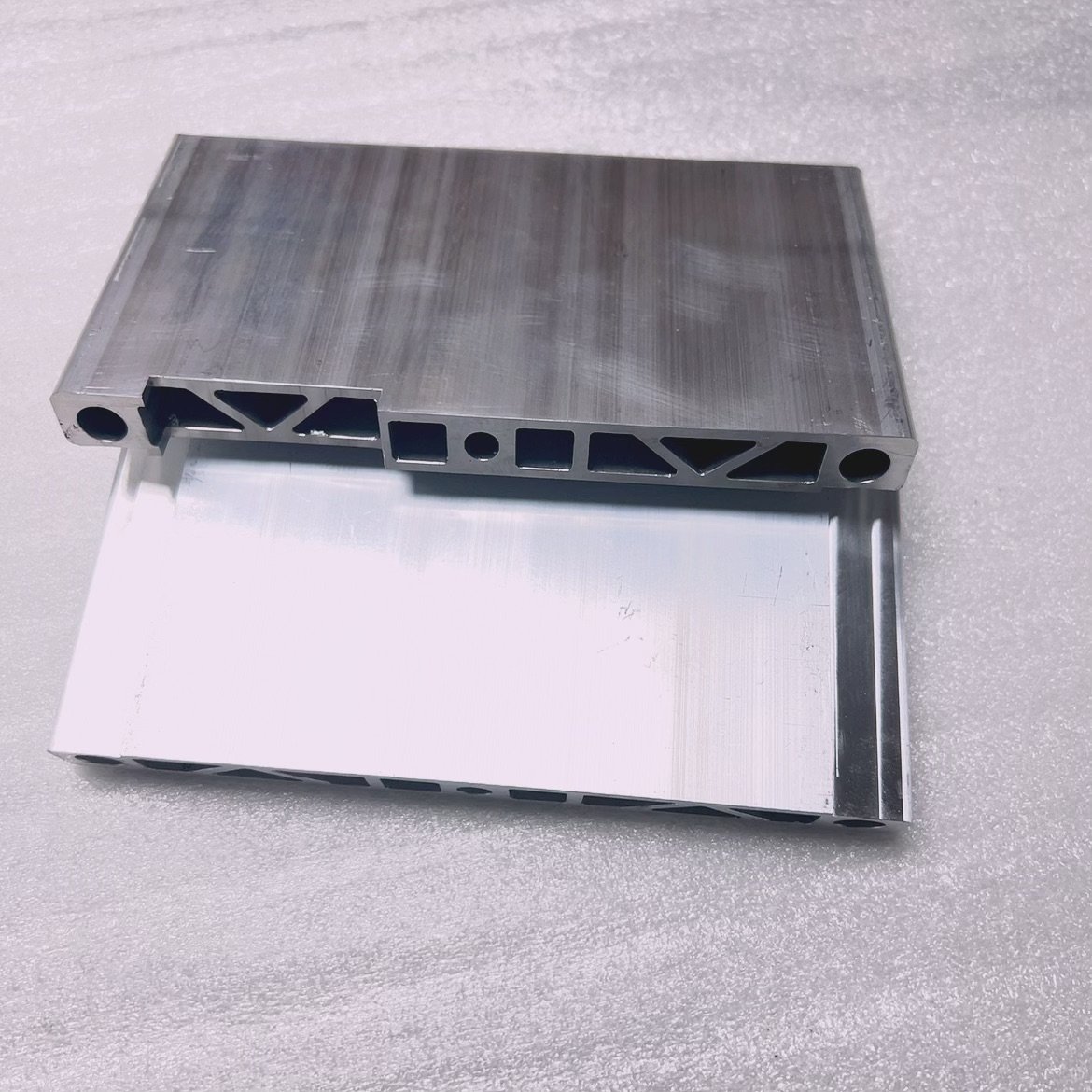 High Quality Aluminum Profiles EV Automotive Aluminum Profile Machining Battery Tray Parts