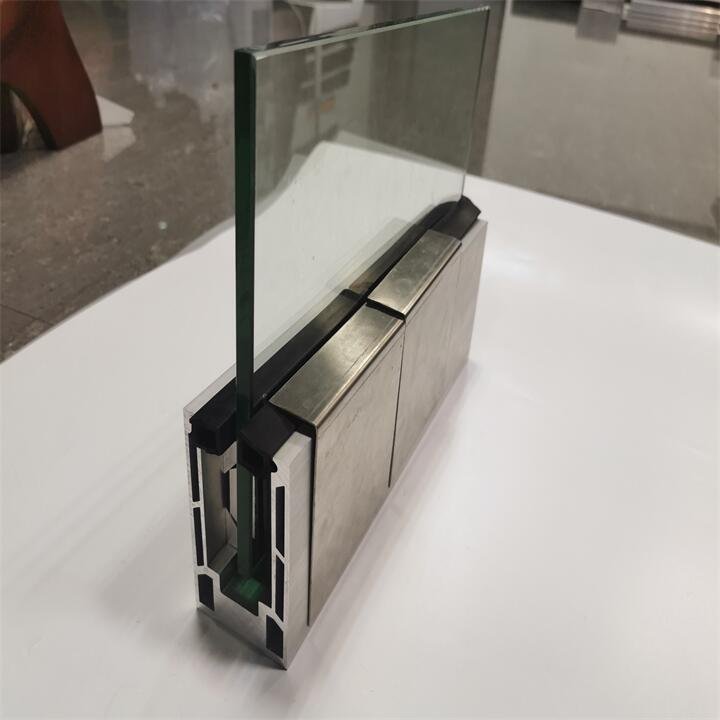 U Channel Frameless Glass Railing Accessories Factory price glass guardrail aluminum clip for hotel villa stair balcony