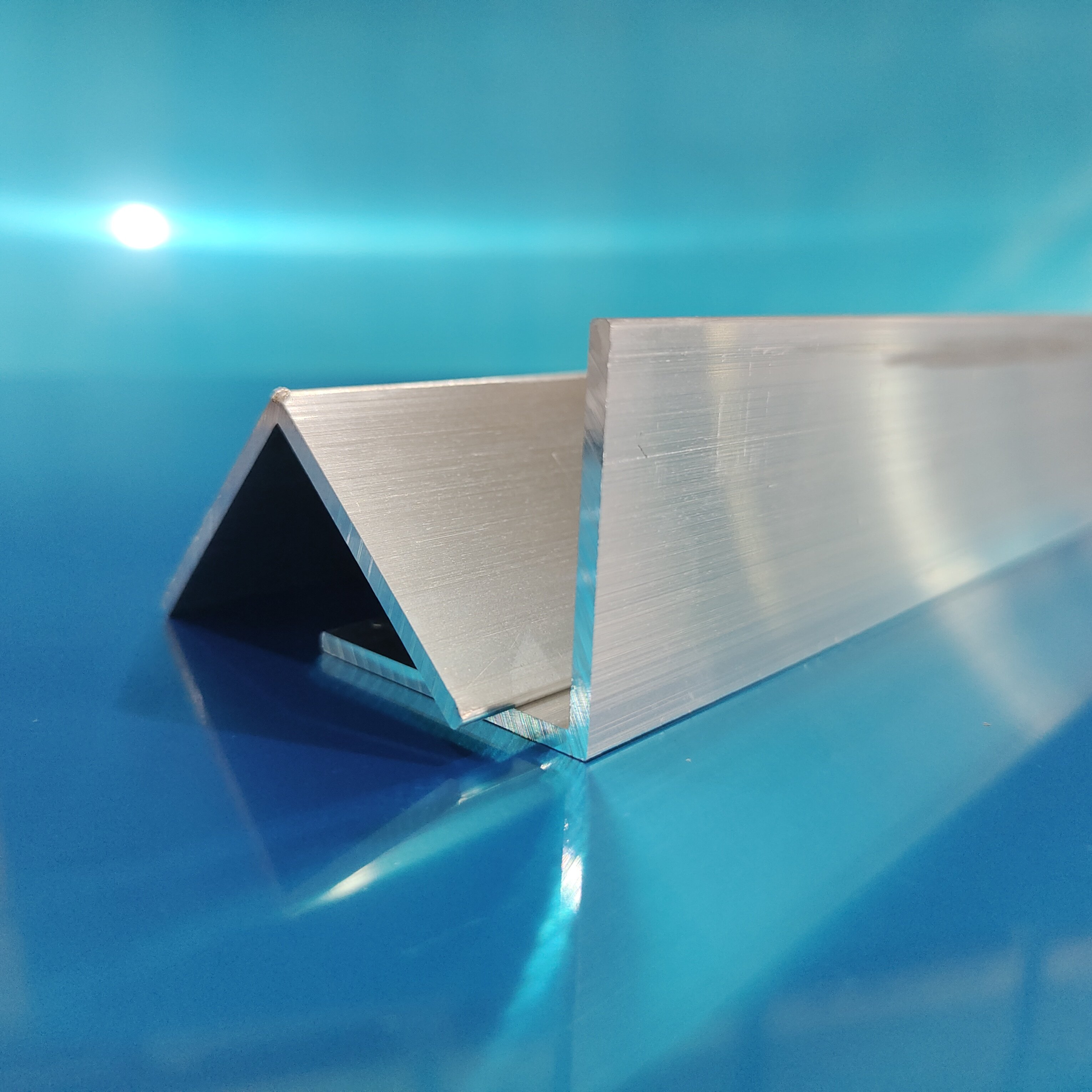 Hight -quality 6061 Aluminium Alloy Aluminum Angle L Shape aluminum profile 25*25 30*30 75*75