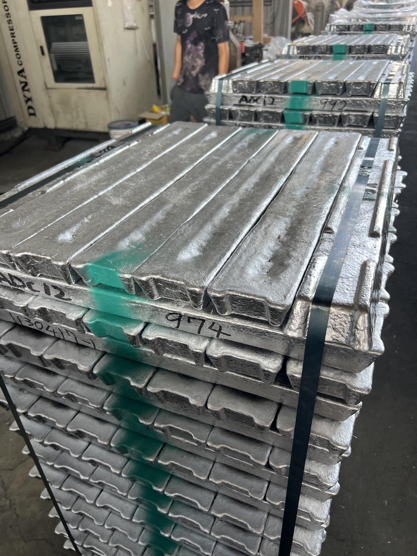 Manufacturer Aluminum High Quality A380 Ingots 997 A7 Aluminum Alloy Ingot