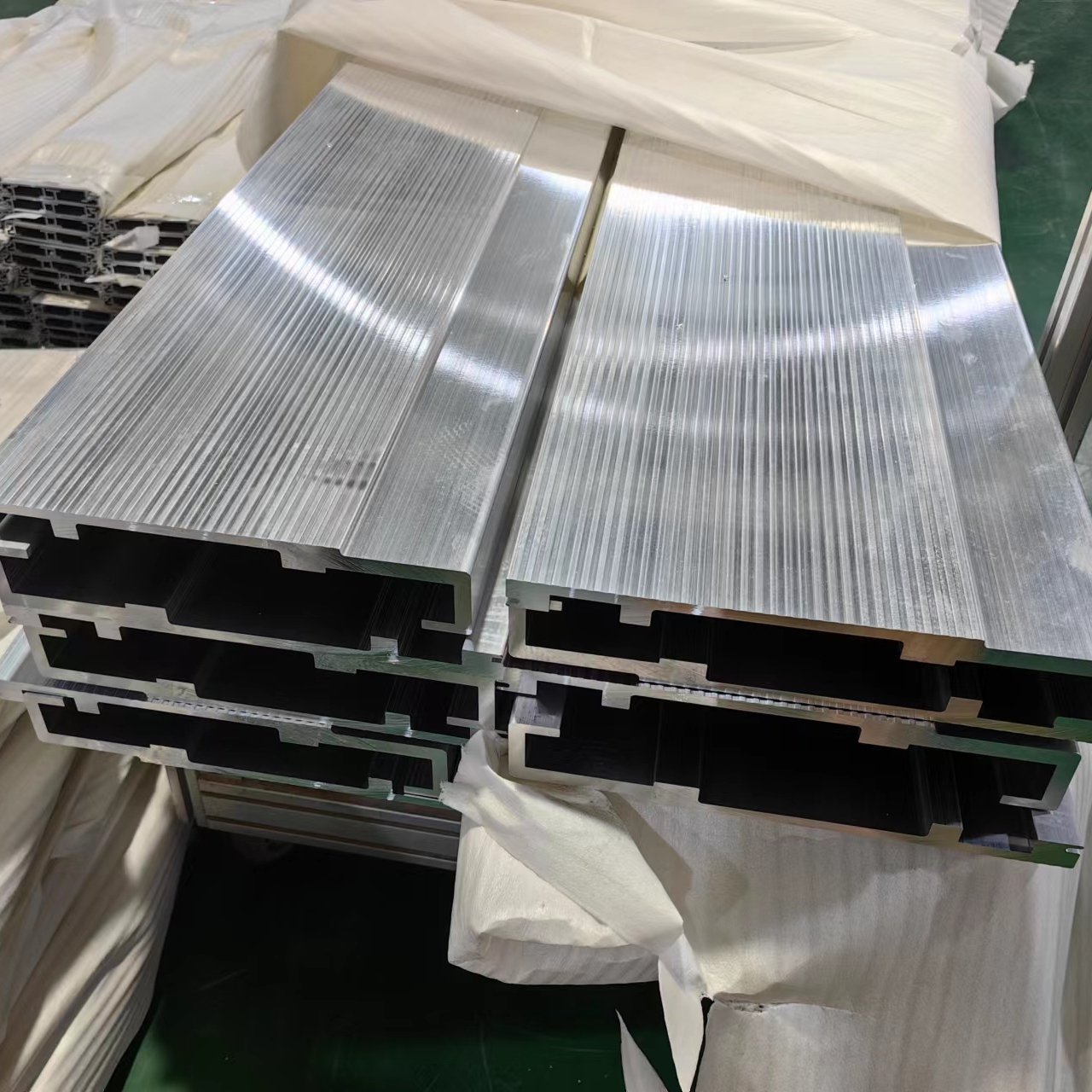 Bulk production anodized aluminium extruded profile manufacturer l shaped 6063 aluminum extrusion ramp