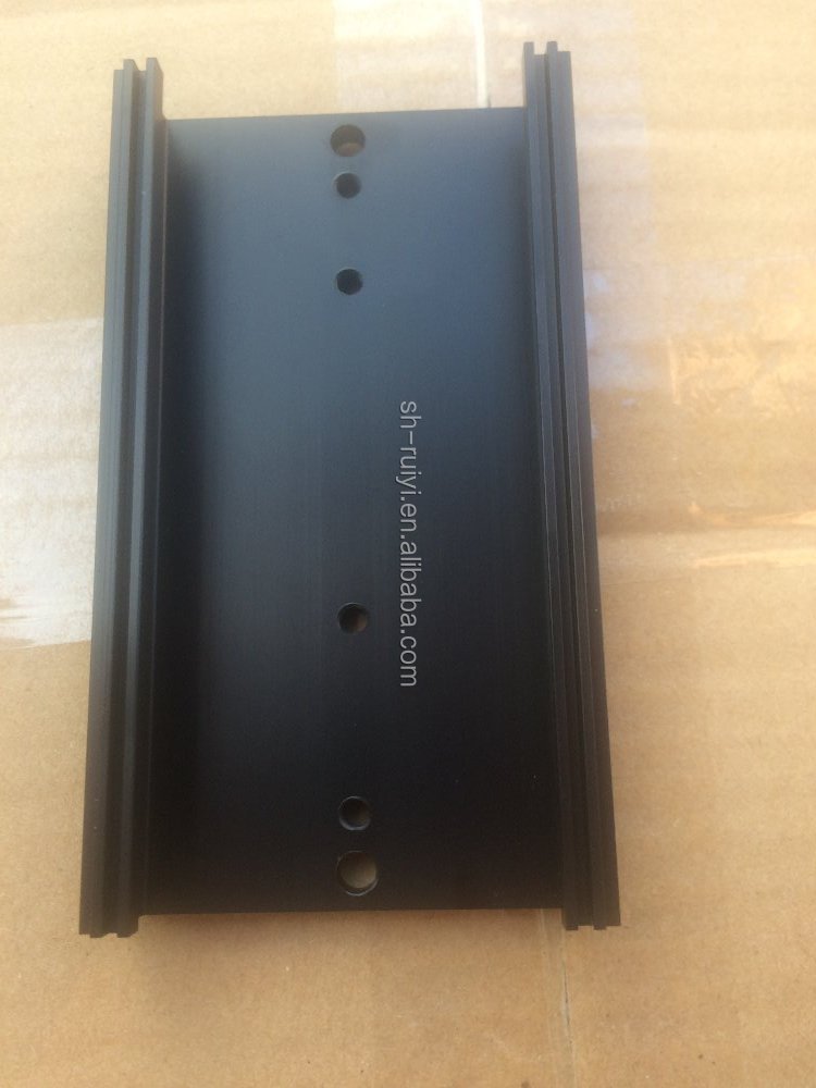 Extruded aluminum profile for customized profile